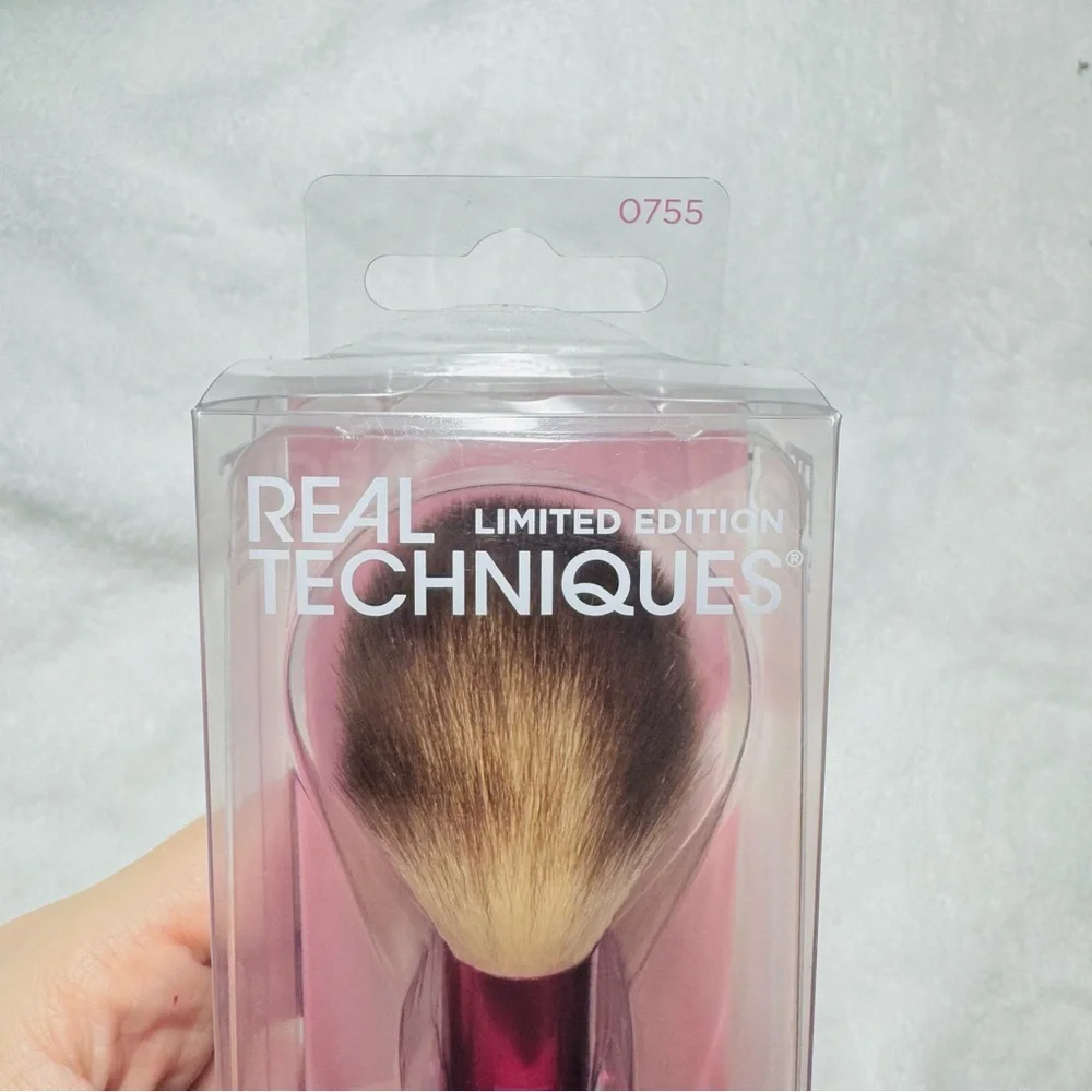 Real Techniques Berry Kiss Perfect Pair Blending Makeup Brush - New